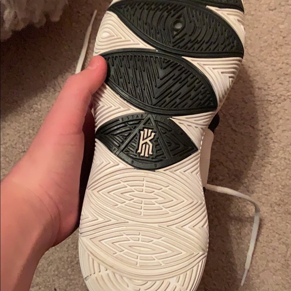 Men’s 8.5 kyrie tray 5 - Picture 7 of 9